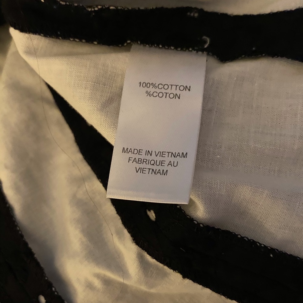 T TAHARI-Lace & Embroidered Blazer. Med. - Picture 7 of 7